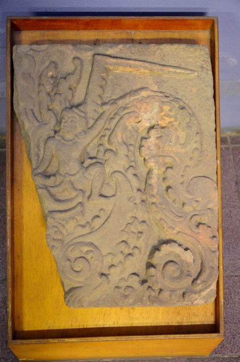 Lintel: Sandstone, 7th century: Lintel is the tangle stone which scave in general paturn that on the top of the door of the royal palace stone. (sic)